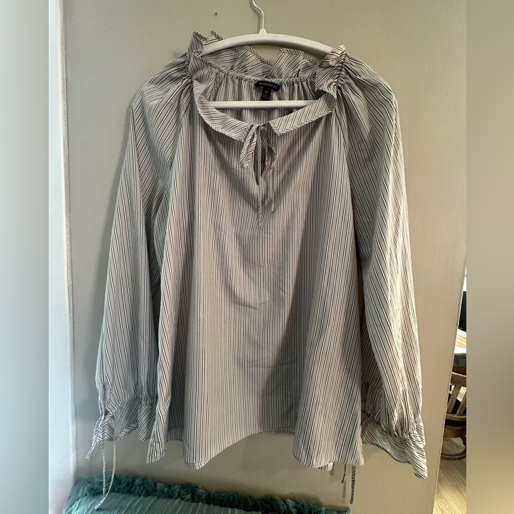 Banana Republic Grey Striped Blouse Size M